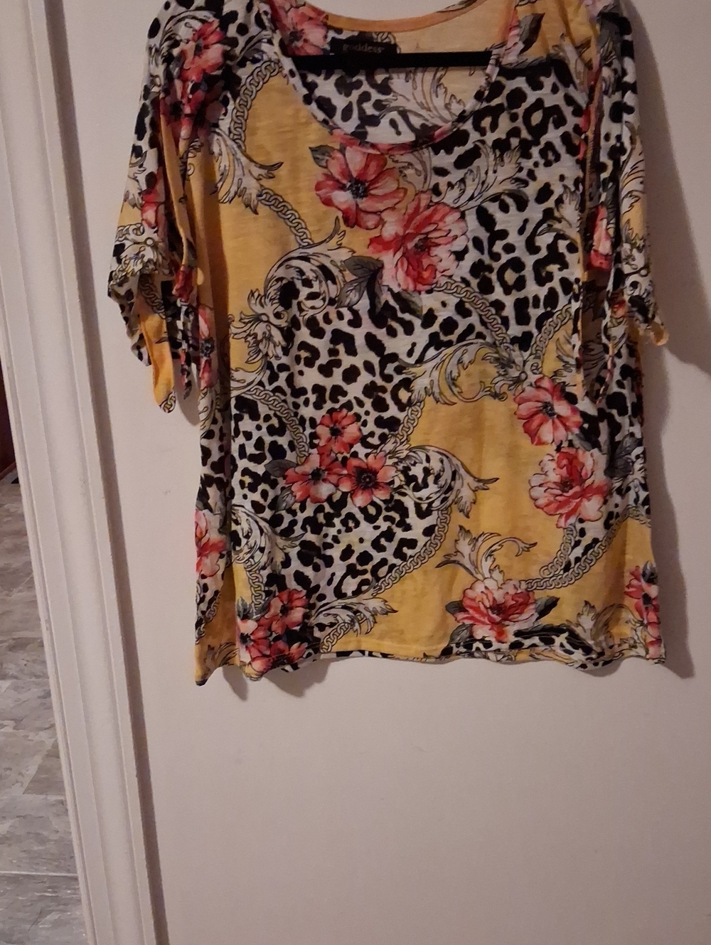 Goddess Yellow Floral & Leopard Scoop Neck Short Sleeve Tee